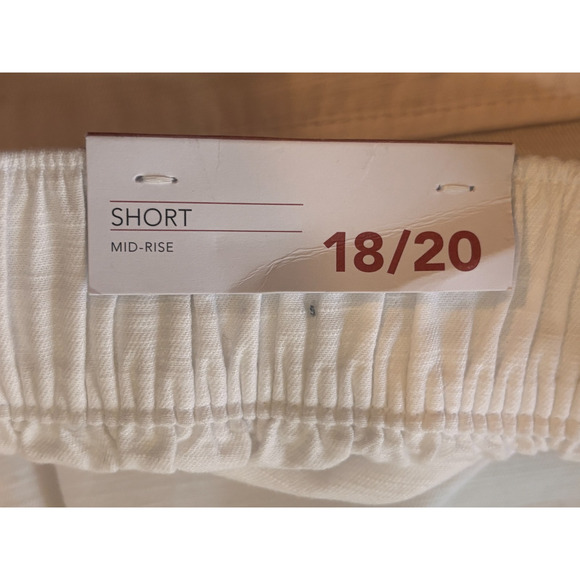Lane Bryant White Mid Rise Pull On Shorts Comfort Basic 18/20 Elastic Waist NWT - Picture 8 of 8